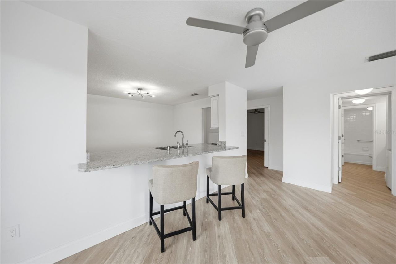1477 Park Beach Circle, Unit 13, Punta Gorda, FL 33950 Photo