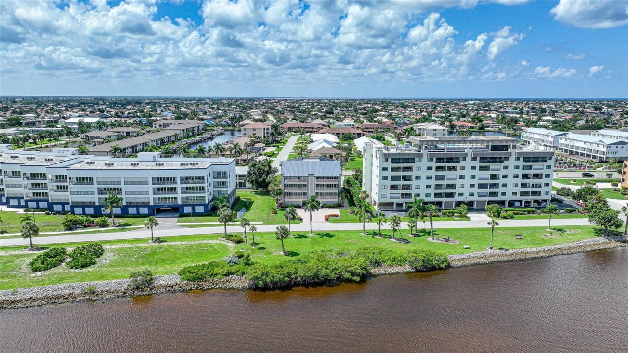 1477 Park Beach Circle, Unit 13, Punta Gorda, FL 33950 Photo