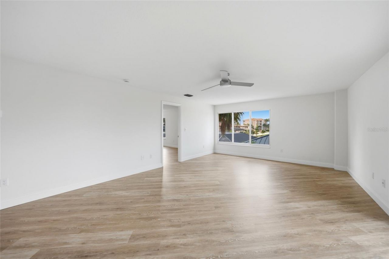 1477 Park Beach Circle, Unit 13, Punta Gorda, FL 33950 Photo