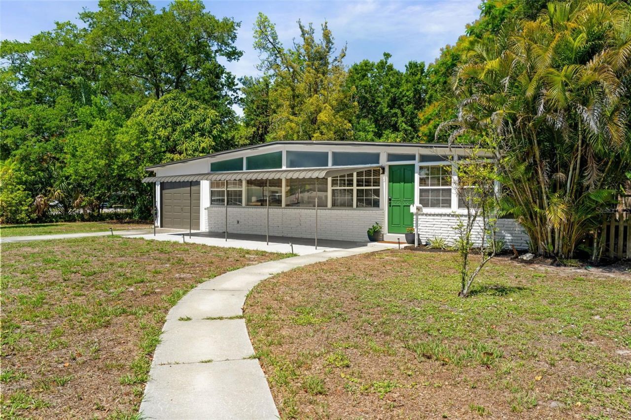 6800 Onyx Drive N, Saint Petersburg, FL 33702 Photo