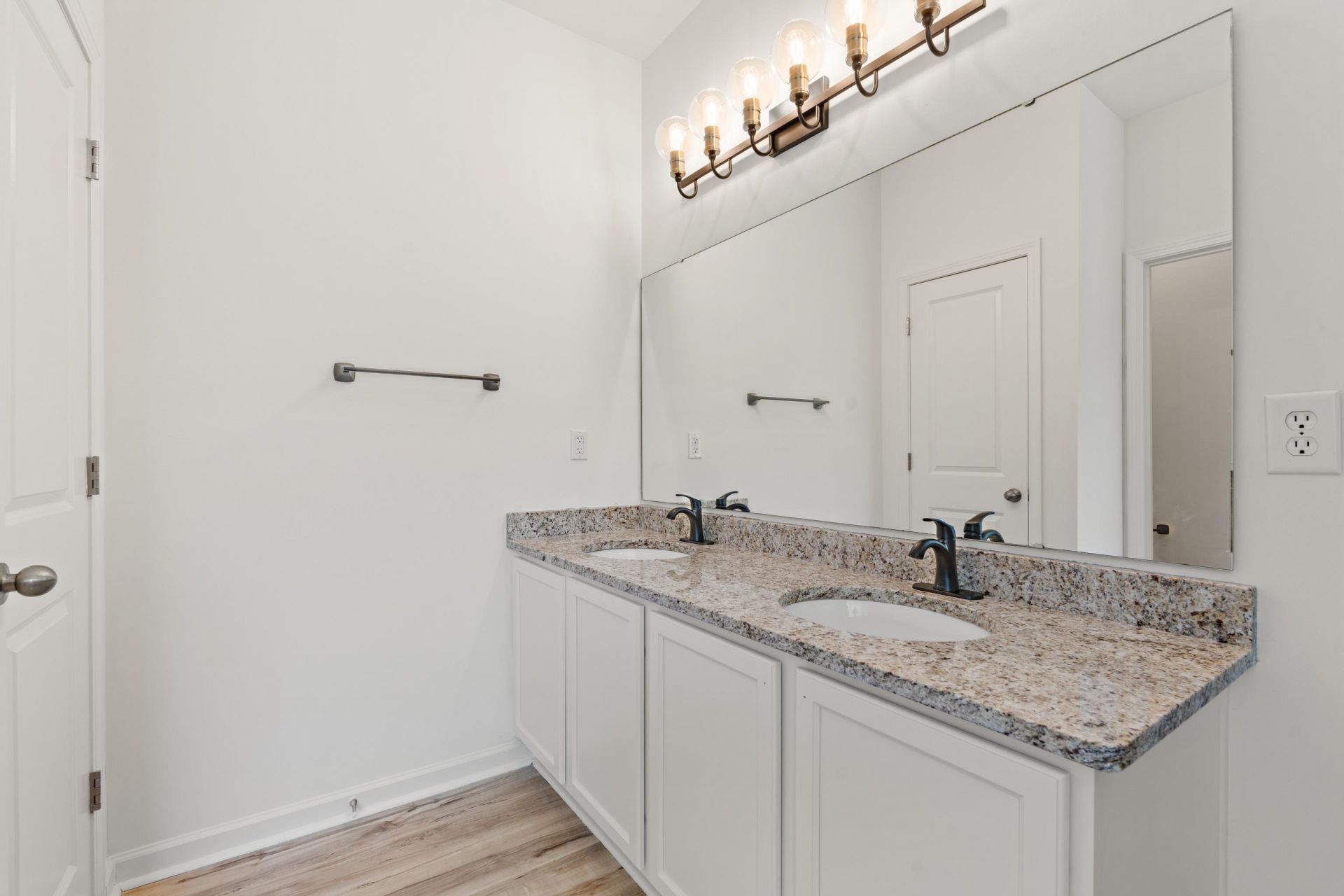 808 Wylie Ct.  Photo 17