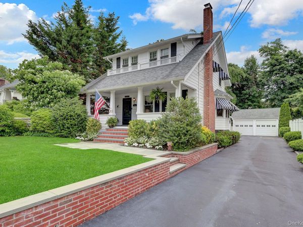 56 Oakland Street, Huntington, NY 11743