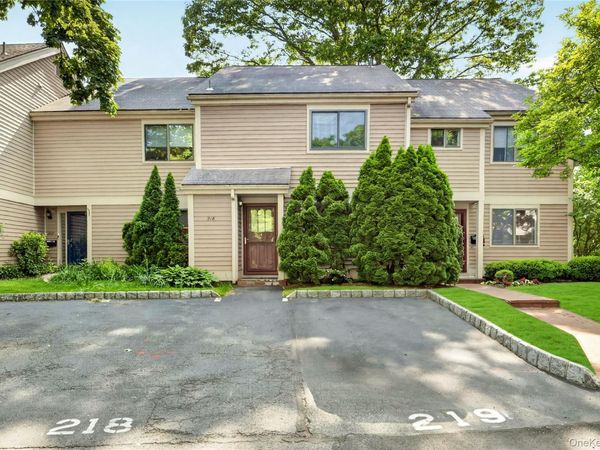 218 Tree Top Crescent , Rye Brook, NY 10573