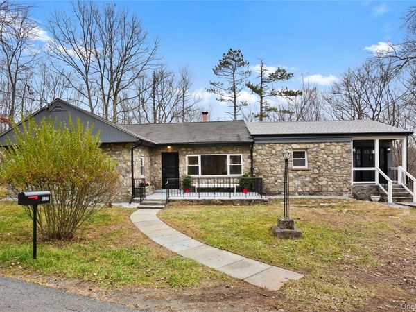 517 E Mountain Road N, Unit 515-517, Cold Spring, NY 10516