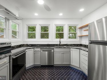 422 CLIFFORD STREET W, Unit 4, WINCHESTER, VA 22601