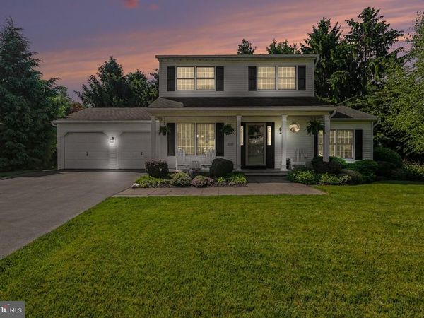 2427 CLOVER, MECHANICSBURG, PA 17055