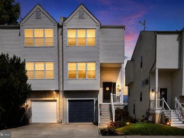 1102 LENAPE LANE, CONSHOHOCKEN, PA 19428