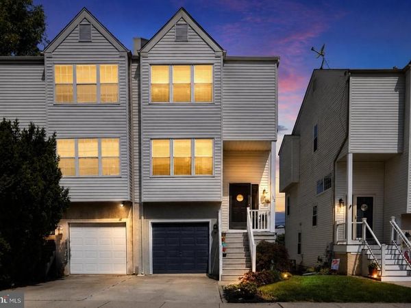 1102 LENAPE LANE, CONSHOHOCKEN, PA 19428