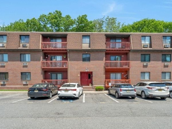 666 Mill St, Belleville, NJ 07109
