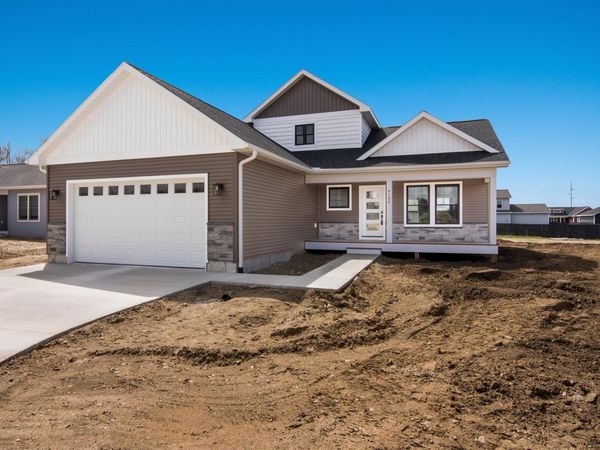 2102 Cottonwood Avenue, Grawn, MI 49637