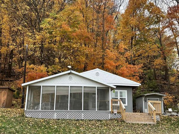 311 Mallard Lane, Garnavillo, IA 52049