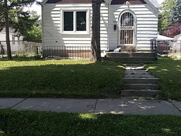 6017 N 37th St, Milwaukee, WI 53209