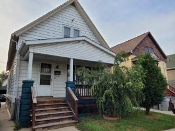 1577 S Union St S, Milwaukee, WI 53204