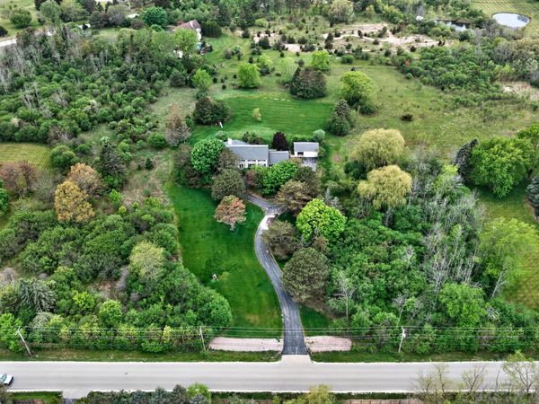 8675 N Range Line Rd, River Hills, WI 53217