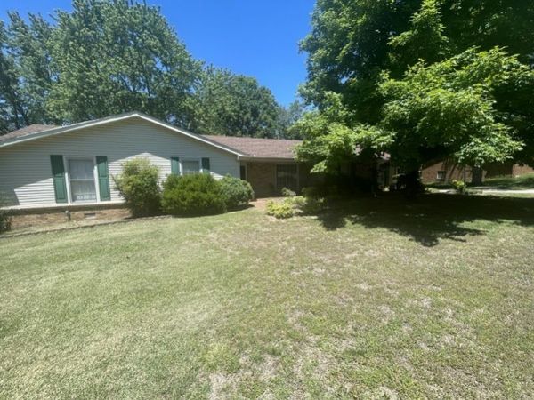 119 Trousdale Dr , Hendersonville, TN 37075