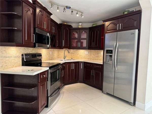 9411 Fontainebleau Blvd , Unit 108, Miami, FL 33172