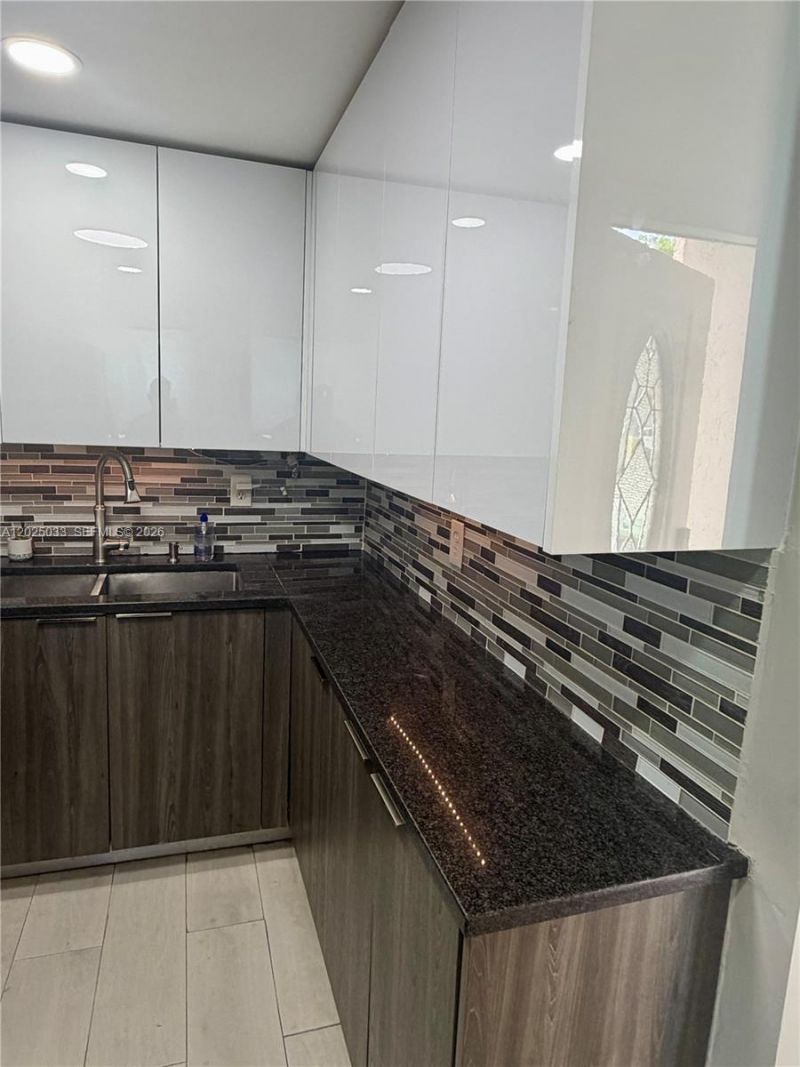 1705 W 57th St , Unit 506, Hialeah, FL 33012 Photo