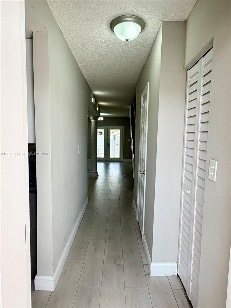 1705 W 57th St , Unit 506, Hialeah, FL 33012 Photo