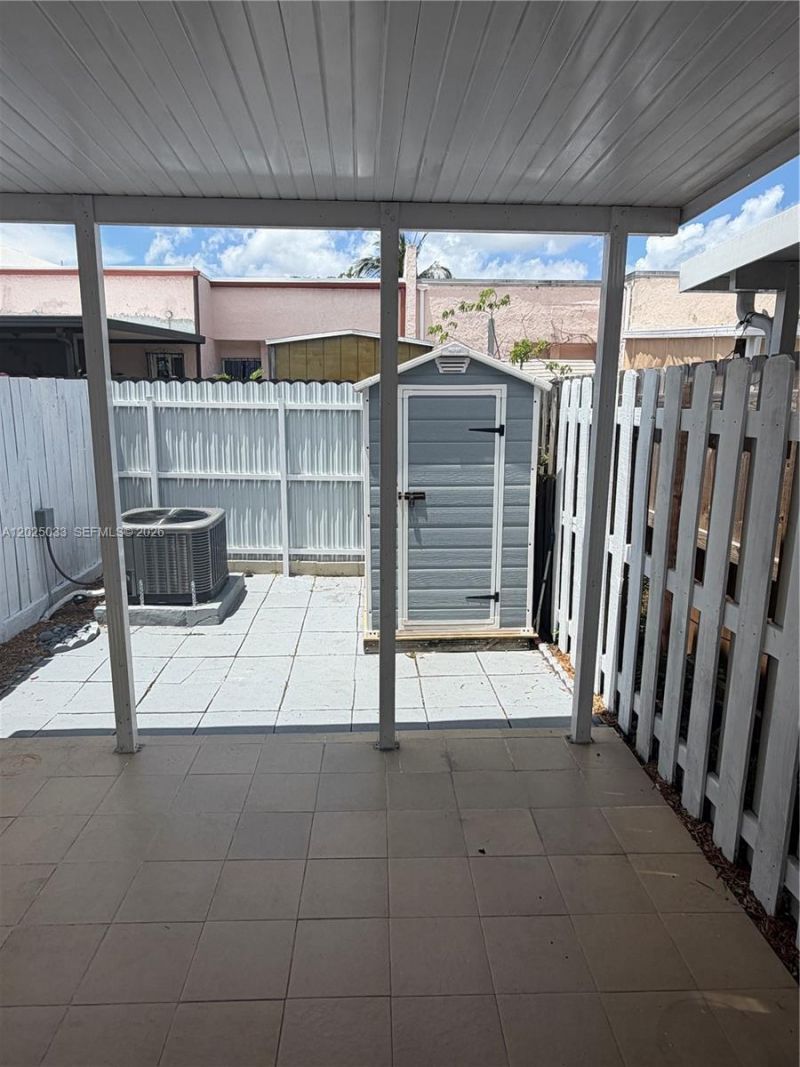 1705 W 57th St , Unit 506, Hialeah, FL 33012 Photo