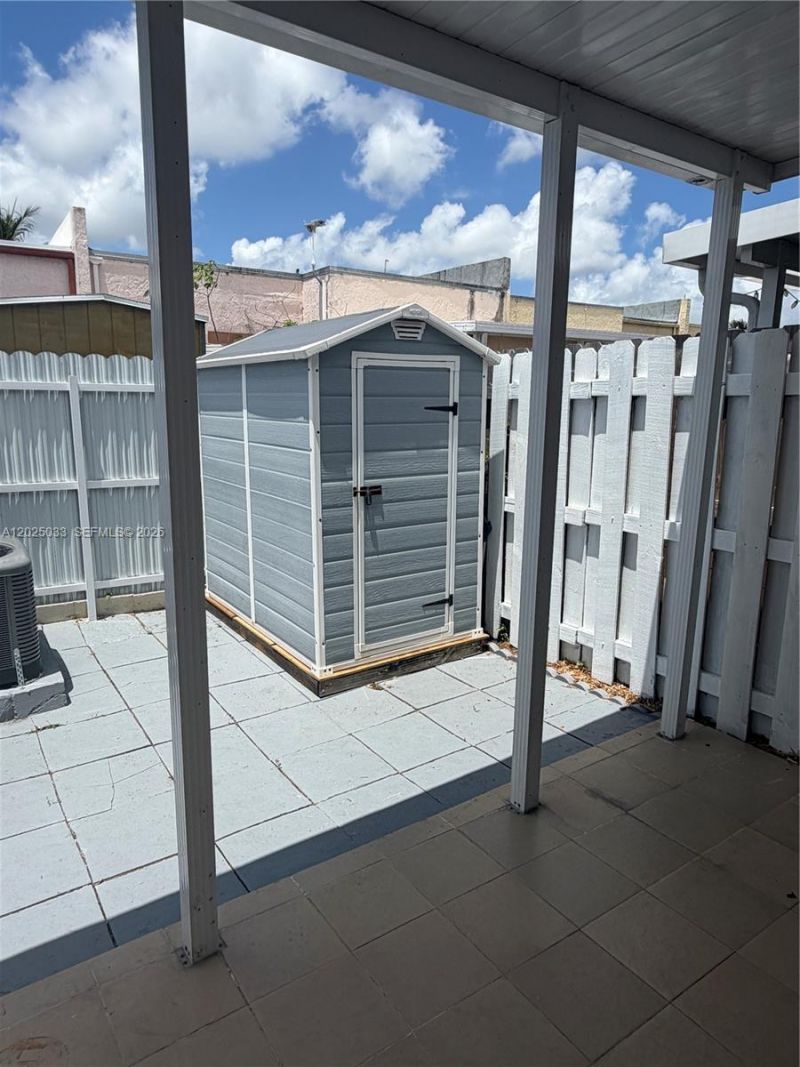 1705 W 57th St , Unit 506, Hialeah, FL 33012 Photo