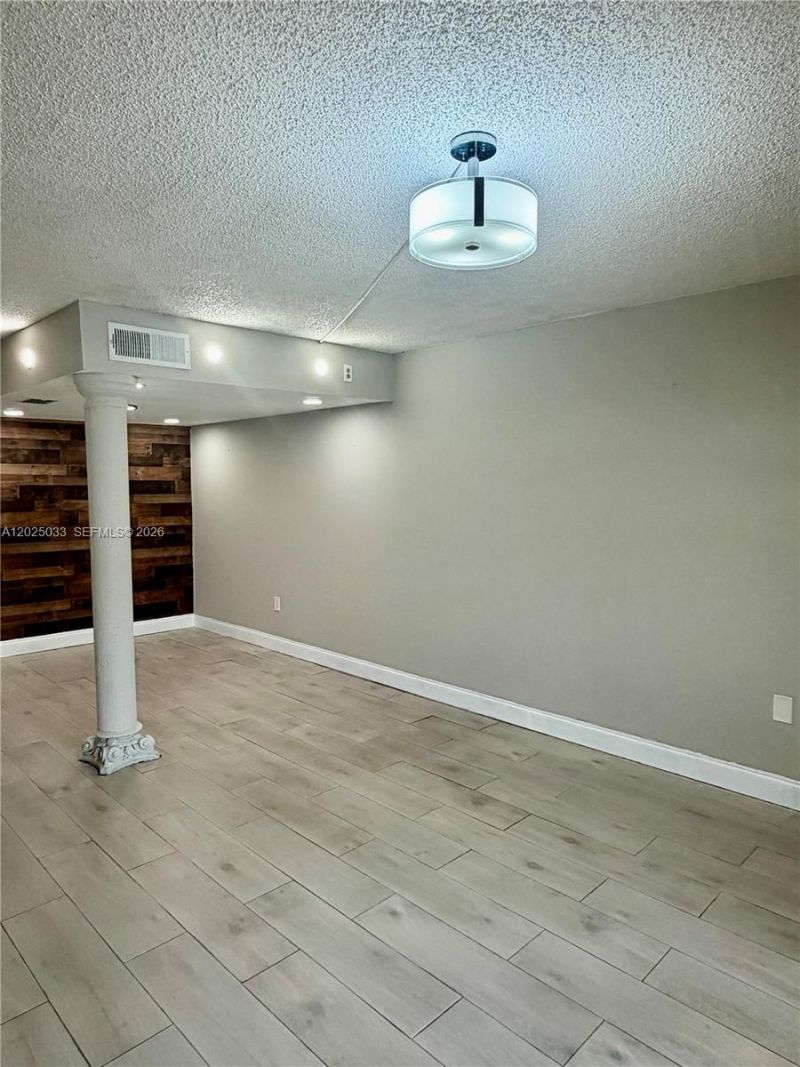 1705 W 57th St , Unit 506, Hialeah, FL 33012 Photo