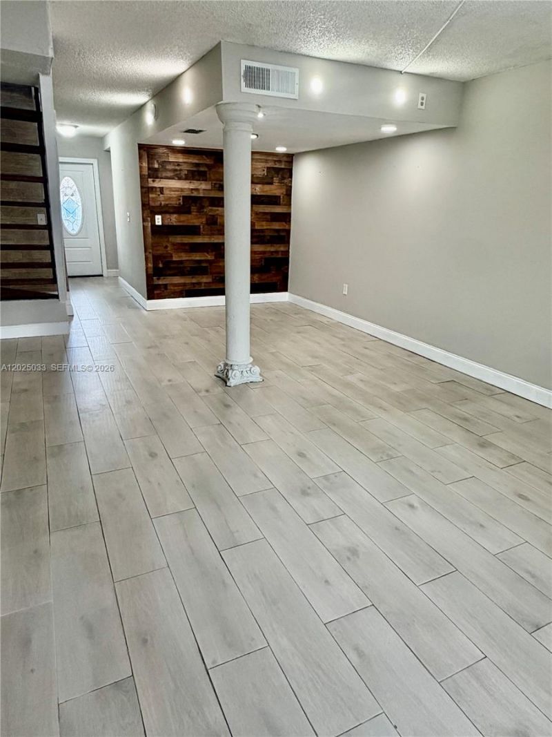 1705 W 57th St , Unit 506, Hialeah, FL 33012 Photo