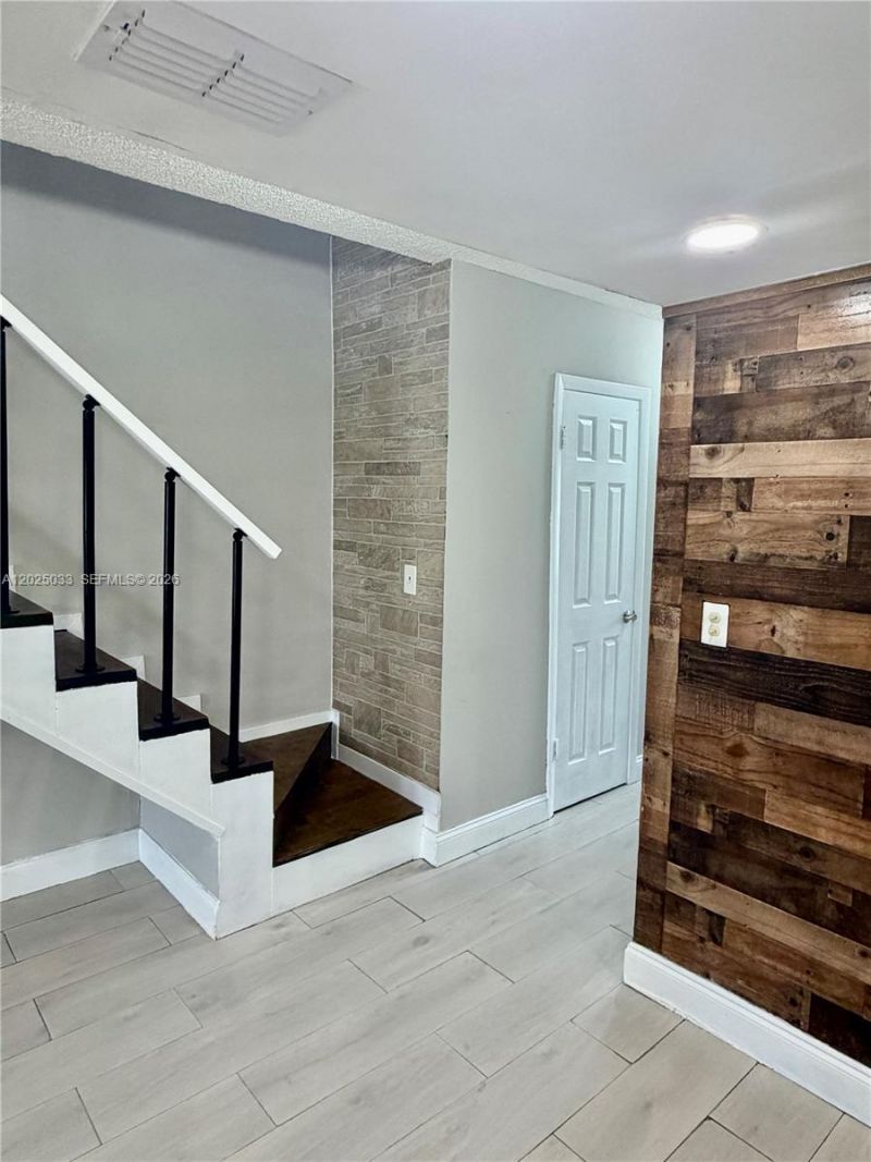 1705 W 57th St , Unit 506, Hialeah, FL 33012 Photo