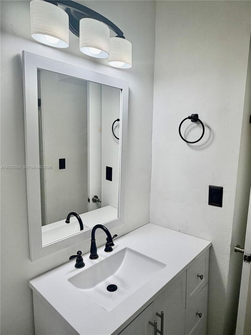 1705 W 57th St , Unit 506, Hialeah, FL 33012 Photo