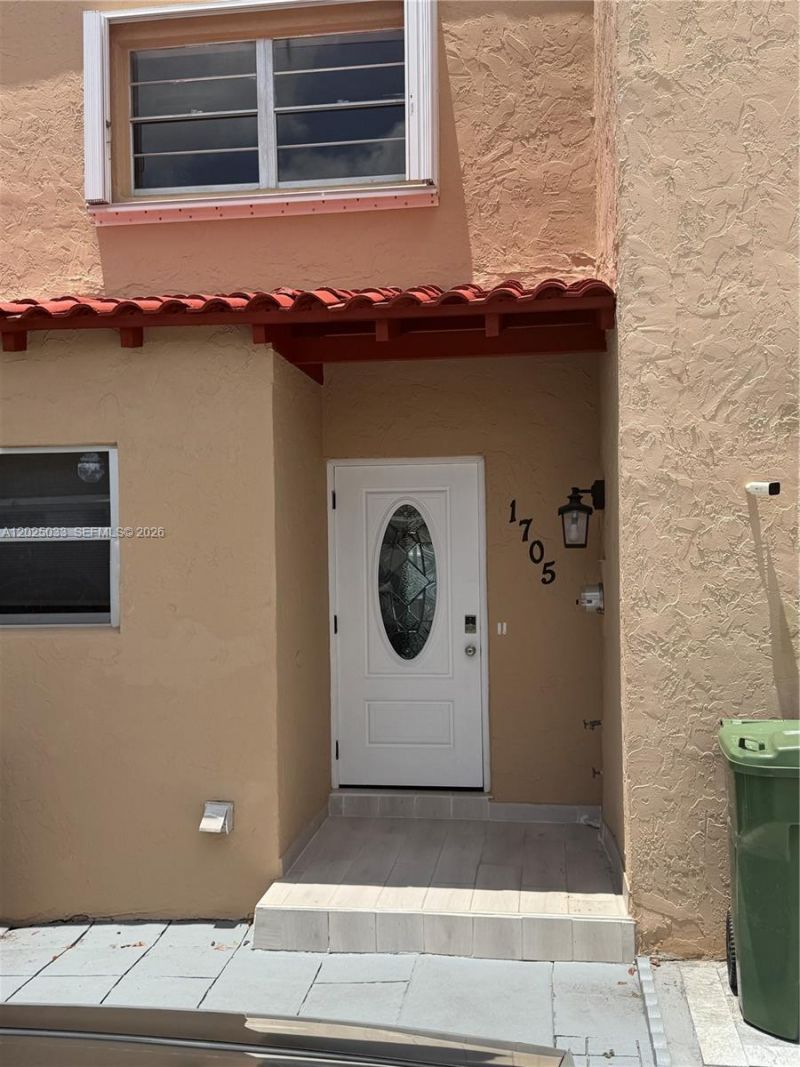 1705 W 57th St , Unit 506, Hialeah, FL 33012 Photo