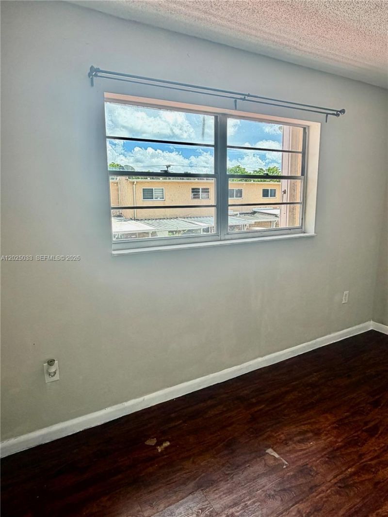1705 W 57th St , Unit 506, Hialeah, FL 33012 Photo