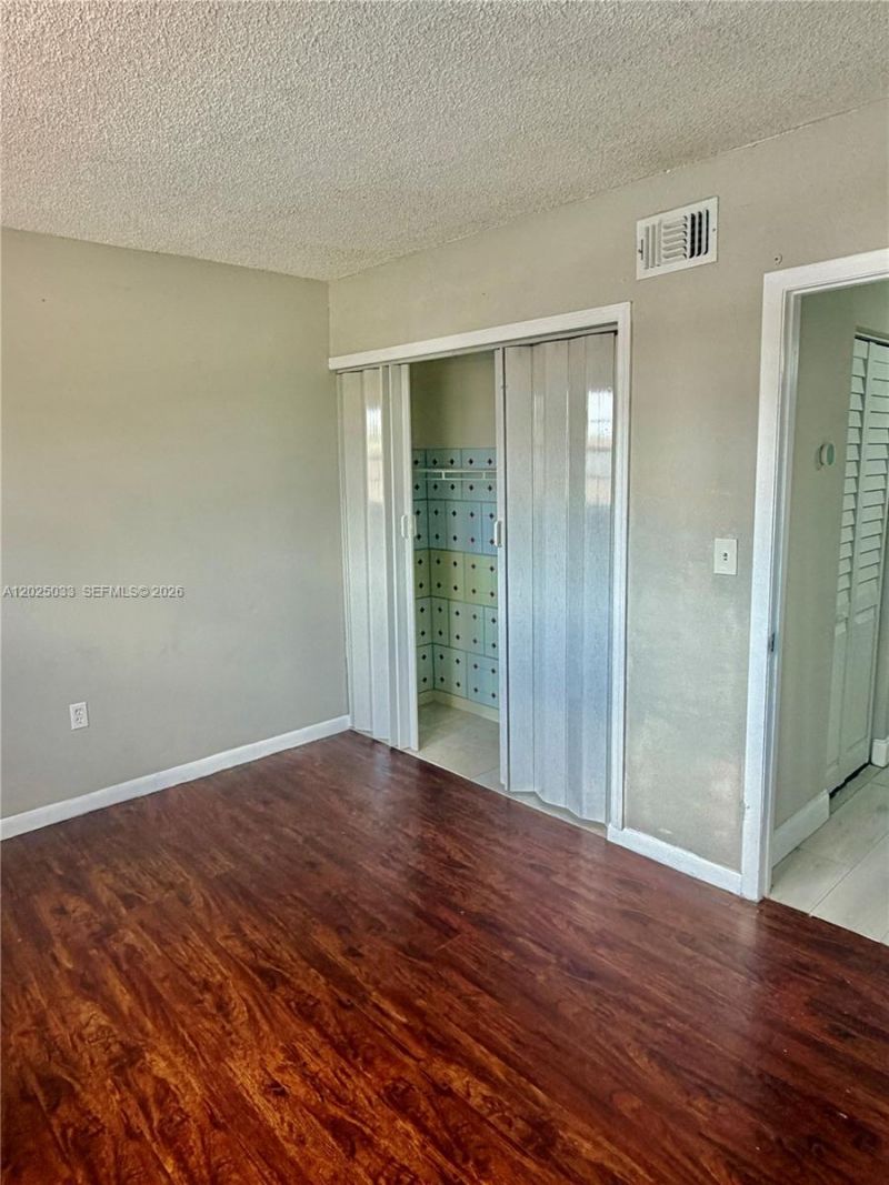 1705 W 57th St , Unit 506, Hialeah, FL 33012 Photo