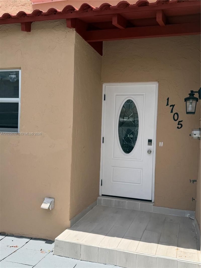 1705 W 57th St , Unit 506, Hialeah, FL 33012 Photo
