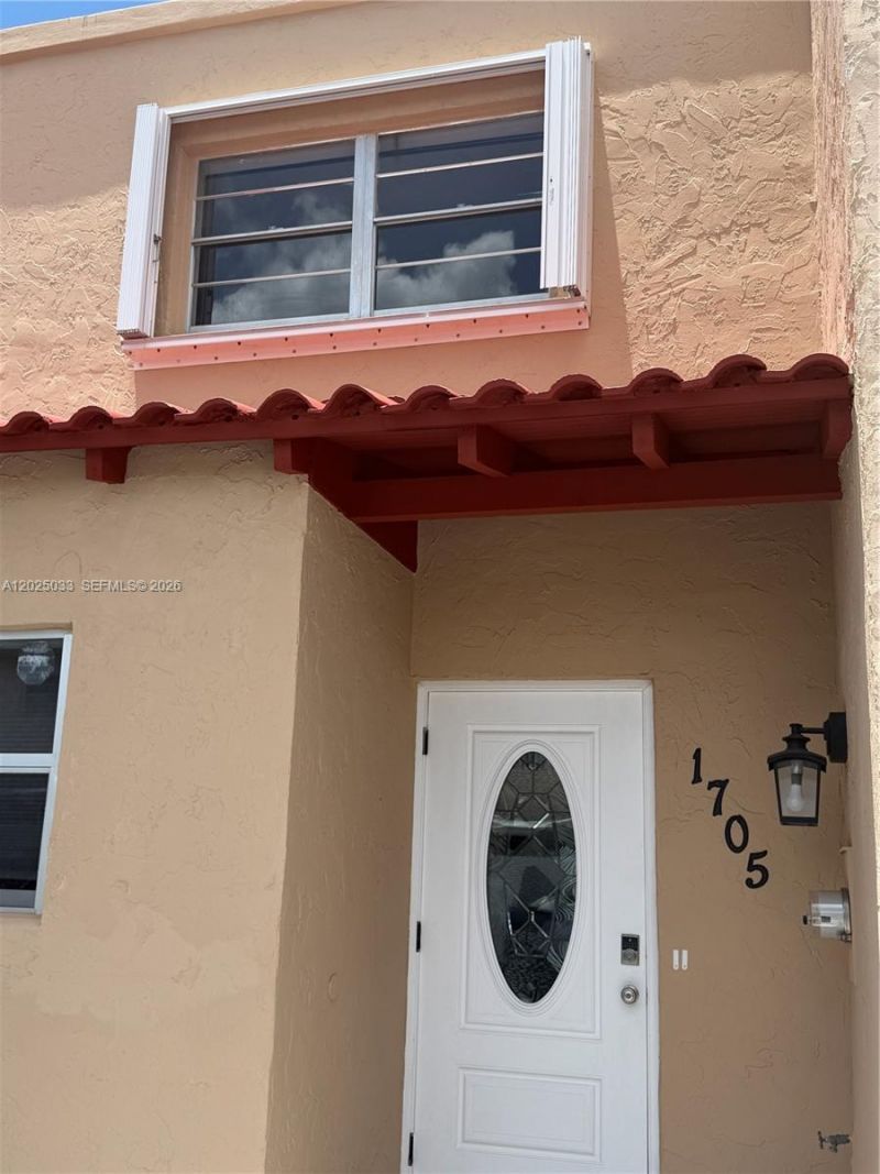 1705 W 57th St , Unit 506, Hialeah, FL 33012 Photo