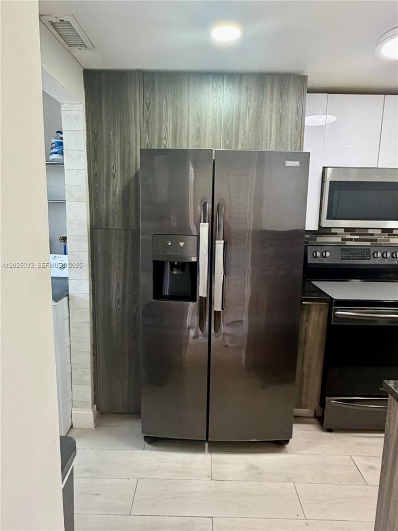 1705 W 57th St , Unit 506, Hialeah, FL 33012 Photo