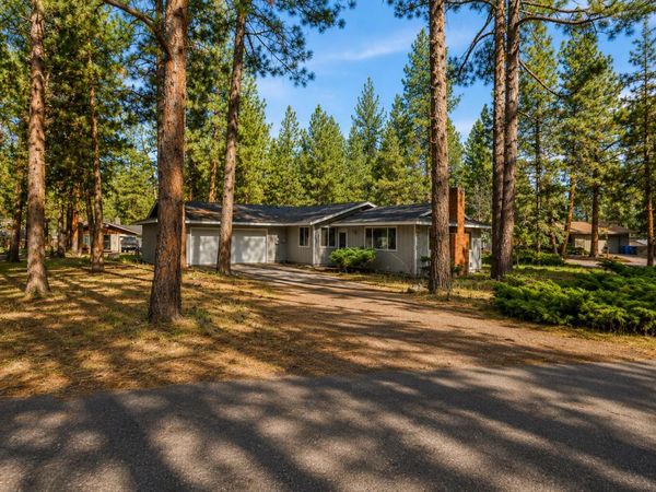 19968 Double Tree Court, Bend, OR 97702