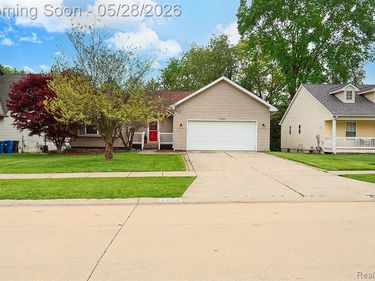 2855 Reflection Avenue, Waterford Twp, MI 48328