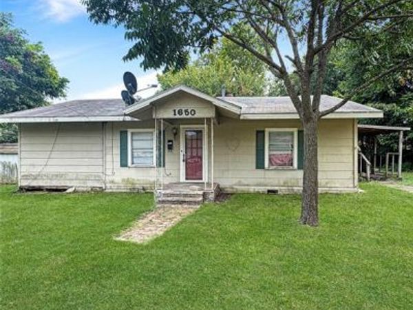 1650 E Polk Street , Paris, TX 75460