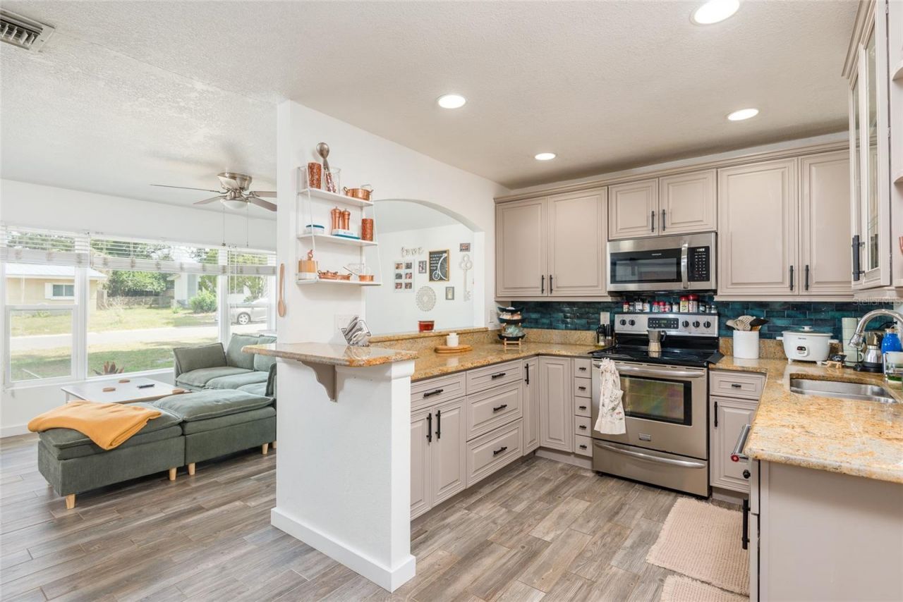 503 Hedge Row Road, Brandon, FL 33510 Photo