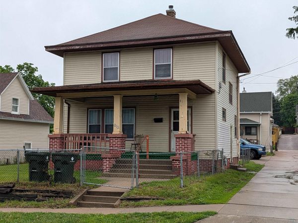 812 17th St, Sioux City, IA 51105