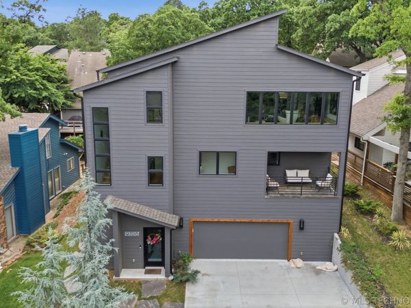 9708 S Maplewood Avenue , Tulsa, OK 74134
