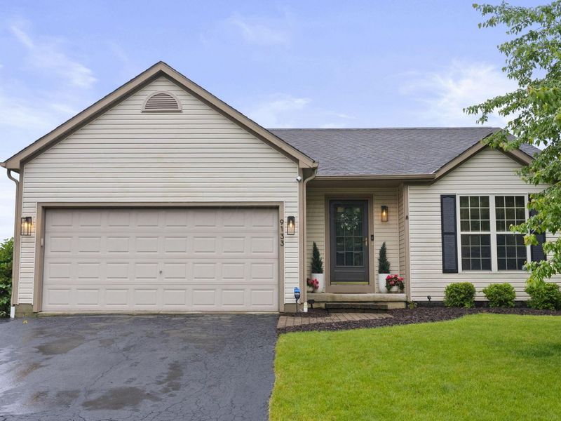 9133 Longstone Drive, Lewis Center, OH 43035 Photo 1