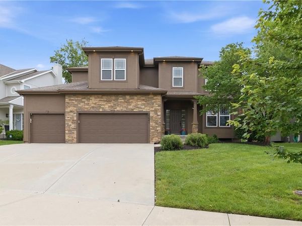 22041 W 98 Street, Lenexa, KS 66220