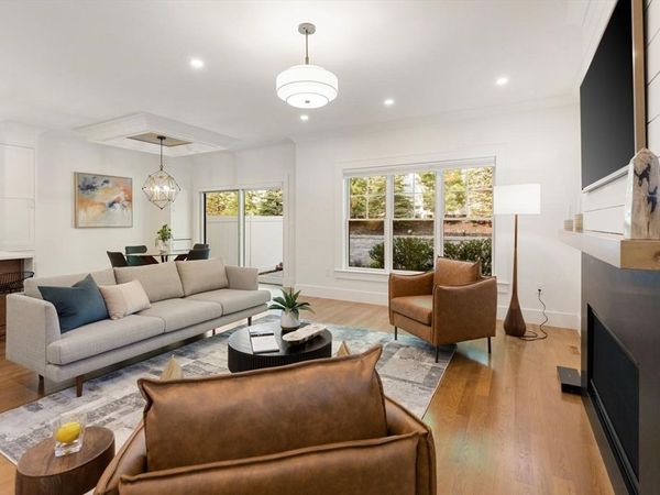 1124 Chestnut St, Newton, MA 02464