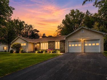 39 South Hills Drive , New Hartford, NY 13413