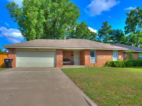 720 NW 8th Street, Moore, OK 73160