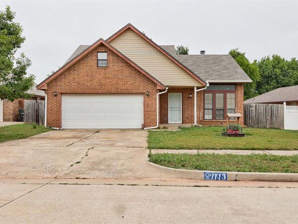 1113 NE 9th Court, Moore, OK 73160