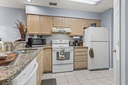 4101 Pinehurst Circle  photo 4