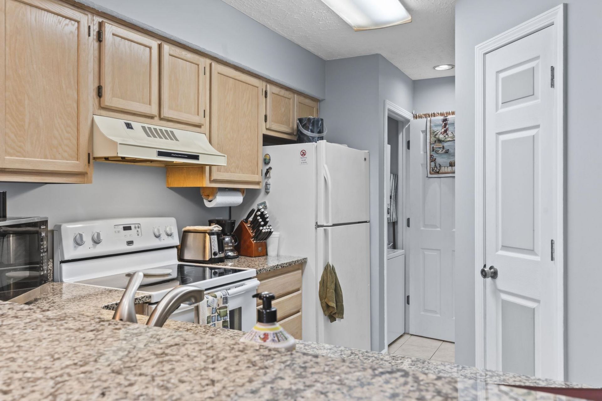 4101 Pinehurst Circle  Photo 6