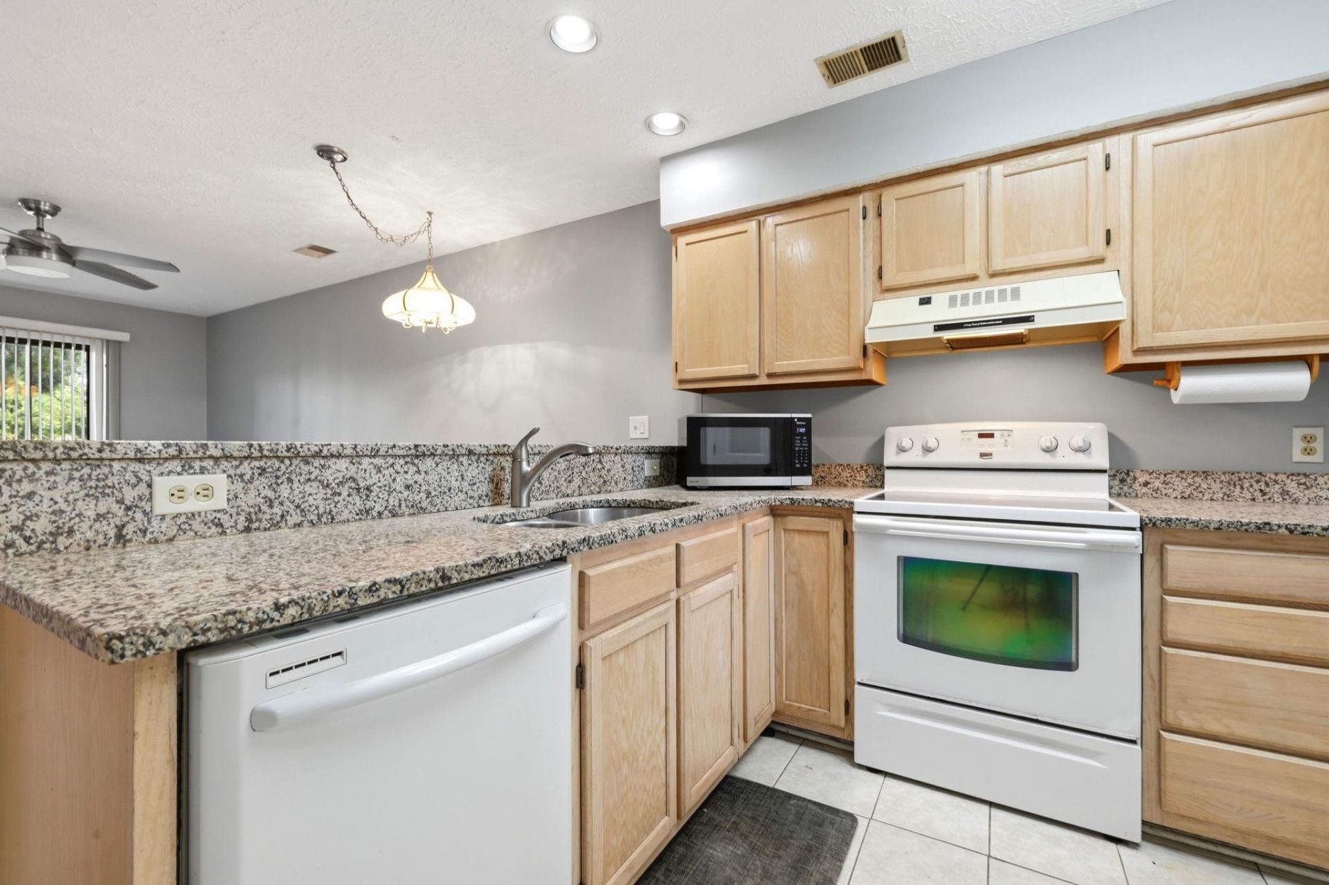 4101 Pinehurst Circle Photo 6