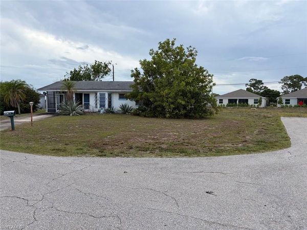 301 Rushmore AVE N, LEHIGH ACRES, FL 33936
